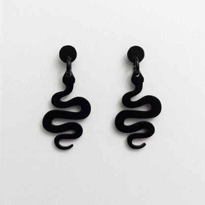 Artisan-Crafted Black Horn Drop Earrings